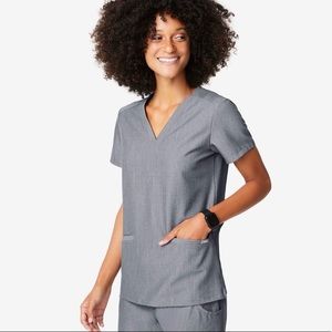 Figs Graphite Casma Three-Pocket Scrub Top